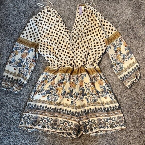 Alya Romper - Size Medium - Picture 1 of 4